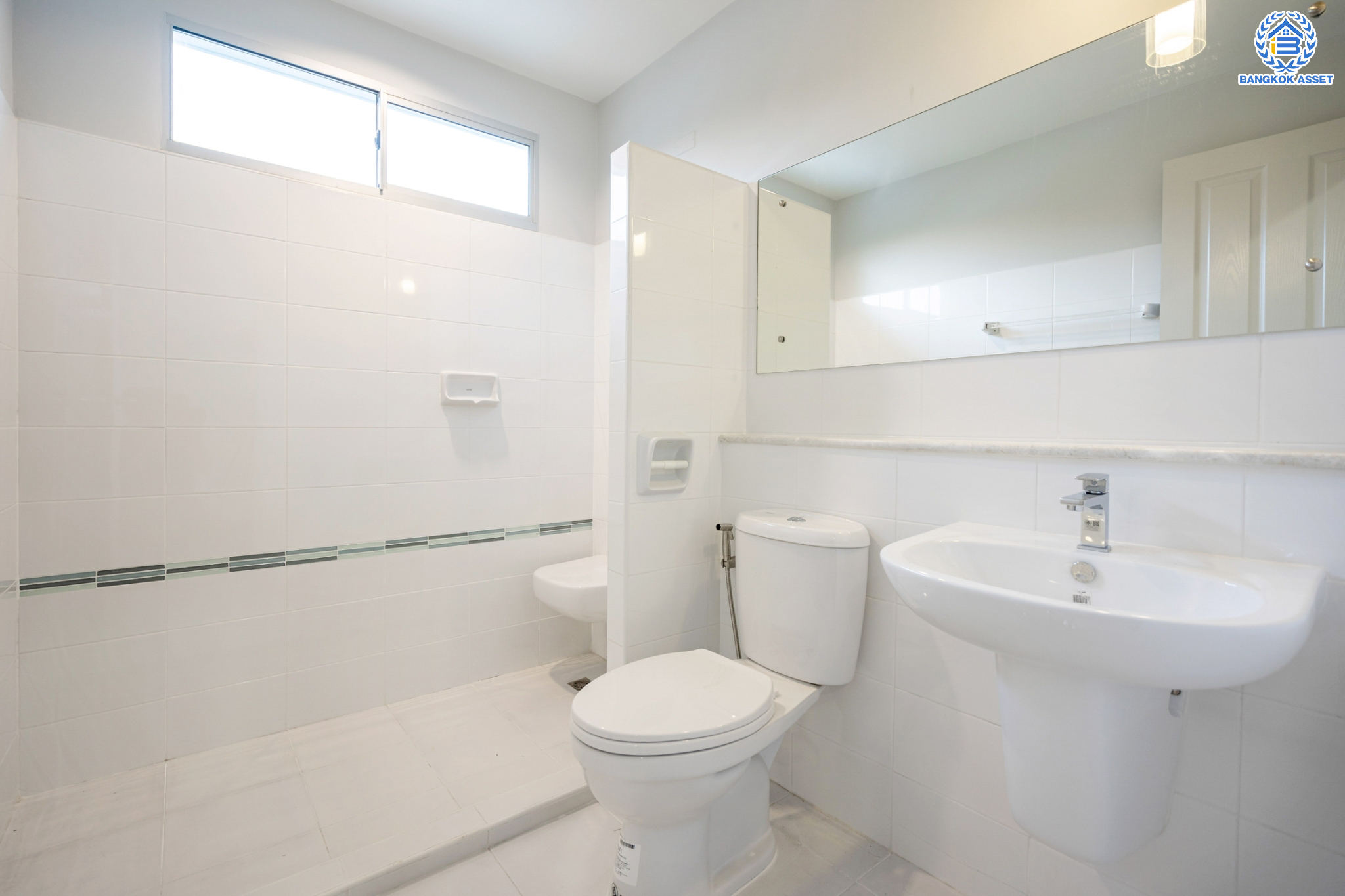 บ้านมือสองตกแต่งใหม่ คุณภาพแบรนด์ LH ม.ชัยพฤกษ์ ราชพฤกษ์-แจ้งวัฒนะ หลังใหญ่ เนื้อที่ 59.9 ตร.ว. ฟังก์ชัน 3 ห้องนอน 3 ห้องน้ำ 2 ที่จอดรถ ภายในตกแต่งหรูหรา บนทำเลศักยภาพติดถนนราชพฤกษ์ เชื่อมสู่แจ้งวัฒนะได้อย่างรวดเร็ว และเพียง 10 นาทีถึงรถไฟฟ้า "สถานีบางรักใหญ่"